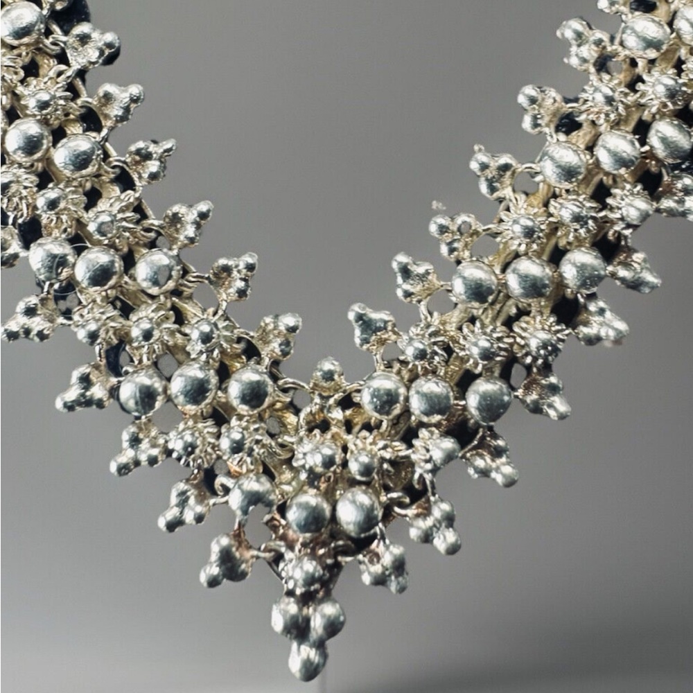 Elegant Sterling Silver Solid Artisan Crafted Mesh Ornate, Floral Ball  Necklace